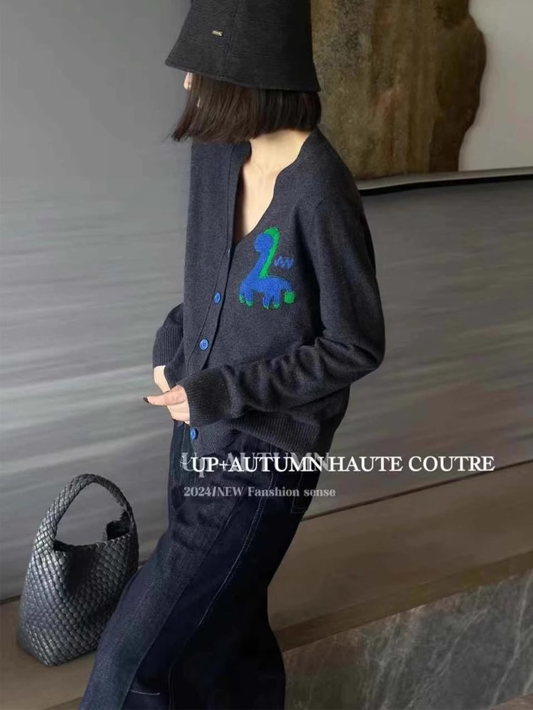 Stasiun Eropa V-neck 100% kasm - Home Office 2024 ulasan dan harga